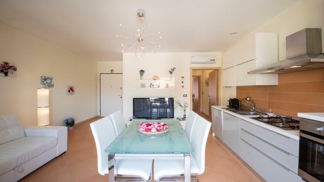 Apartamento Vento Di Greco San Bartolomeo Al Mare Exterior foto