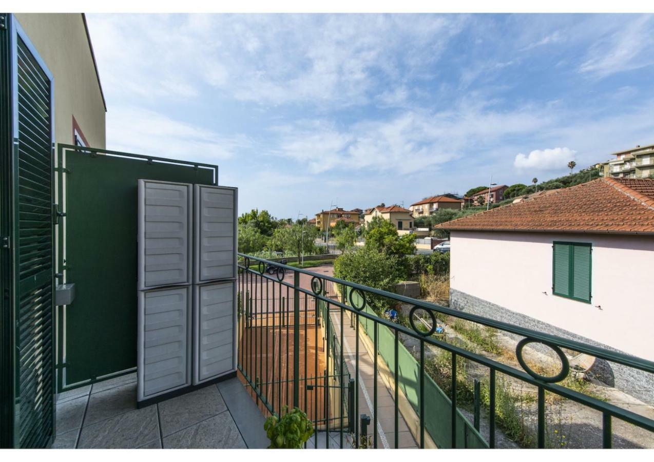 Apartamento Vento Di Greco San Bartolomeo Al Mare Exterior foto